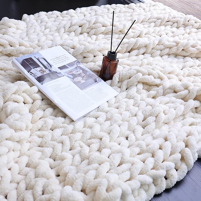 Maetoow Chenille Chunky Knit Blanket Throw （40×50 Inch）, Handmade Warm & Cozy Blanket Couch, Bed, Home Decor, Soft Breathable Fleece Banket, Christmas Thick and Giant Yarn Throws, Cream-Ruum Studio Home