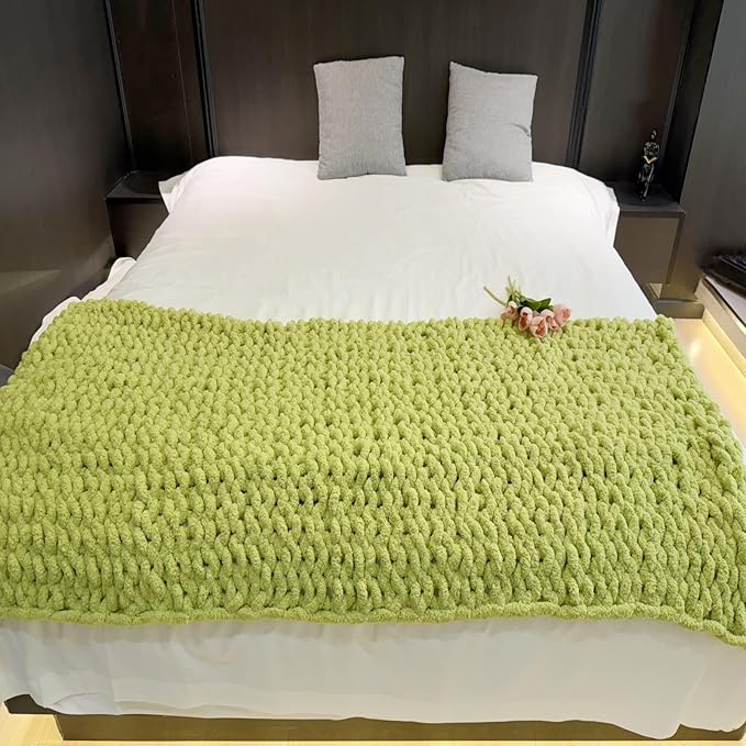 Chunky Knit Blanket Throw 48"x71", Chenille Throw Blankets, Handmade Warm & Cozy Blanket Couch Bed Home Decor, Soft Breathable Banket, Christmas for Couch Bed Sofa Best Gift (Green)-Ruum Studio Home