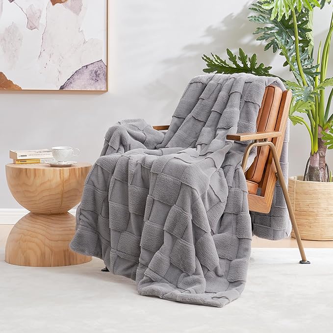 Cozy Bliss Checkered Faux Rabbit Fur Grey Throw Blanket, Soft Fuzzy Fluffy Minky Furry Blankets for Couch, Bed (50 * 60 Inches Light Grey)-Ruum Studio Home