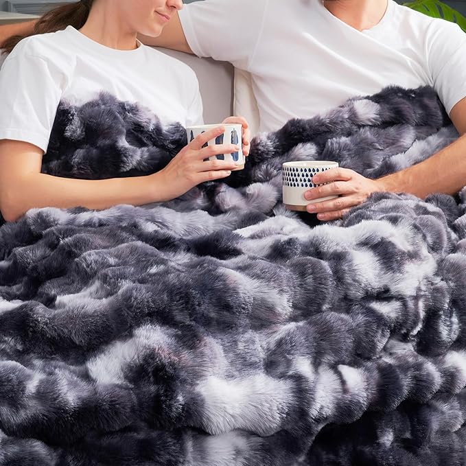 Cozy Bliss Faux Fur Throw Blanket for Couch, Fuzzy Soft Plush Thick Bubble Blanket for Sofa Bedroom Living Room, 90 * 90 Inches Tie Dye Black-Ruum Studio Home