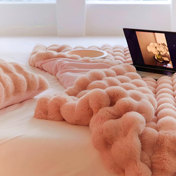 UKELER Pink Faux Fur Throw Blanket for Girls 50''x60'' Decorative Shaggy Velvet Blanket Fluffy Cozy Plush Warm Bed Throws for Bedroom, Living Room, Couch, Sofa, Office, Camping-Ruum Studio Home