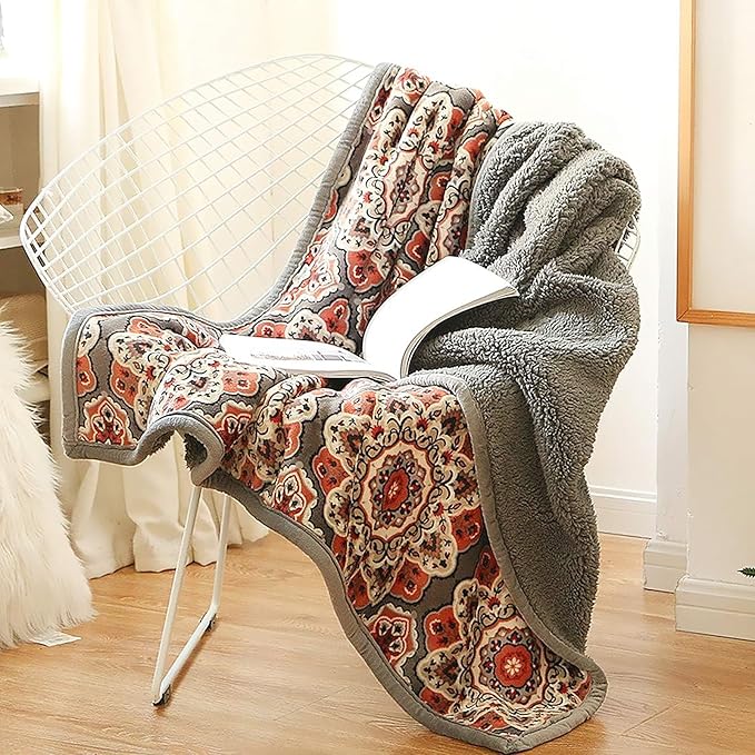 UKELER Flannel Sherpa Throws 60'' x 50', Cute Floral Design Soft Plush Flannel Blanket Throws for Bed/Couch/Sofa/Office/Camping-Ruum Studio Home