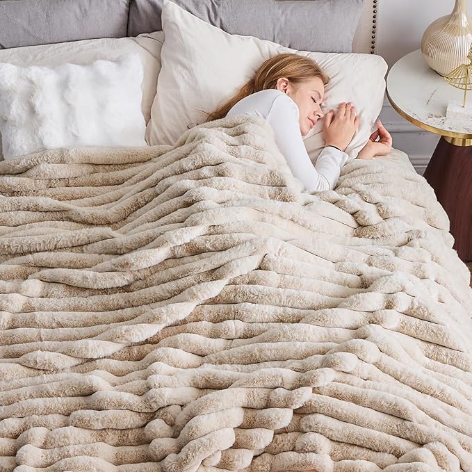NEWCOSPLAY Faux Fur Throw Blanket Linen 3D Ribbed Plush Thick Warm Blanket for Couch Sofa Bed 850GSM (Linen Ribbed, Throw(50"x60"))-Ruum Studio Home
