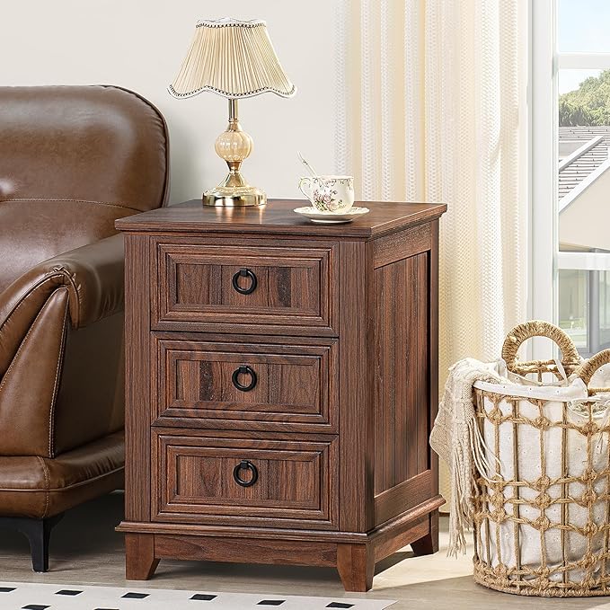 18" Farmhouse Night Stand with 3 Drawers, Wood End Table Dresser for Bedroom, Retro Nightstand, Bed Side Table with Metal Handle, Bedside Cabinet for Bedroom Living Room, Closet-Ruum Studio Home