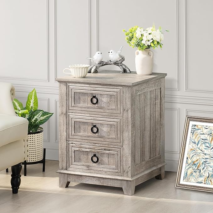 18" Farmhouse Night Stand with 3 Drawers, Wood End Table Dresser for Bedroom, Retro Oak Nightstand, Bed Side Table with Metal Handle, Bedside Cabinet for Bedroom Living Room, Closet-Ruum Studio Home