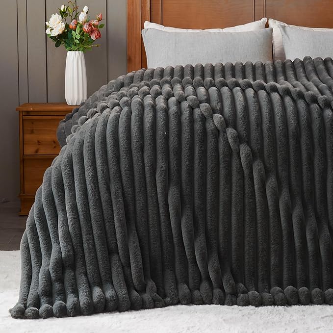 NEWCOSPLAY Faux Fur Throw Blanket Grey 3D Ribbed Plush Thick Warm Blanket for Couch Sofa Bed 850GSM (Grey Ribbed, Throw(50"x60"))-Ruum Studio Home
