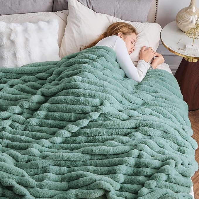 NEWCOSPLAY Faux Fur Twin Blanket New Sage Green 3D Ribbed Plush Thick Warm Blanket for Couch Sofa Bed 850GSM (New Sage Green Ribbed, Twin(60"x80"))-Ruum Studio Home