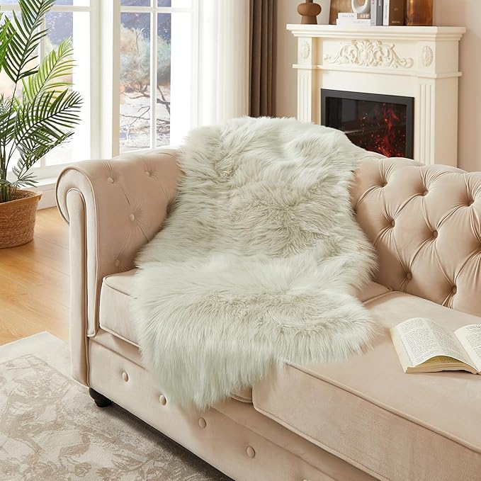 AMTOVO Faux Fur Rug, Light Grey Area Rug, Fluffy Sheepskin Rug, Fuzzy Ultra Soft 2 x 4 ft Shag Rugs for Bedroom Sofa Throw Cushion Room Decor, Sheepskin-Ruum Studio Home
