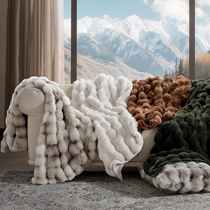 EVERGRACE Ultra Soft Luxury Fluffy Ridgeline Faux Rabbit Fur Throw Blanket, Thick Warm Bubble Throw for Bed, Cozy Plush Reversible Blankets for Couch, Chair, Sofa, Green, 50x60 Inches, 870 GSM-Ruum Studio Home