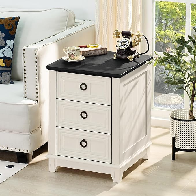18" Farmhouse Night Stand with 3 Drawers, Wood End Table Dresser for Bedroom, White Nightstand, Bed Side Table with Metal Handle, Bedside Cabinet for Bedroom Living Room, Closet-Ruum Studio Home
