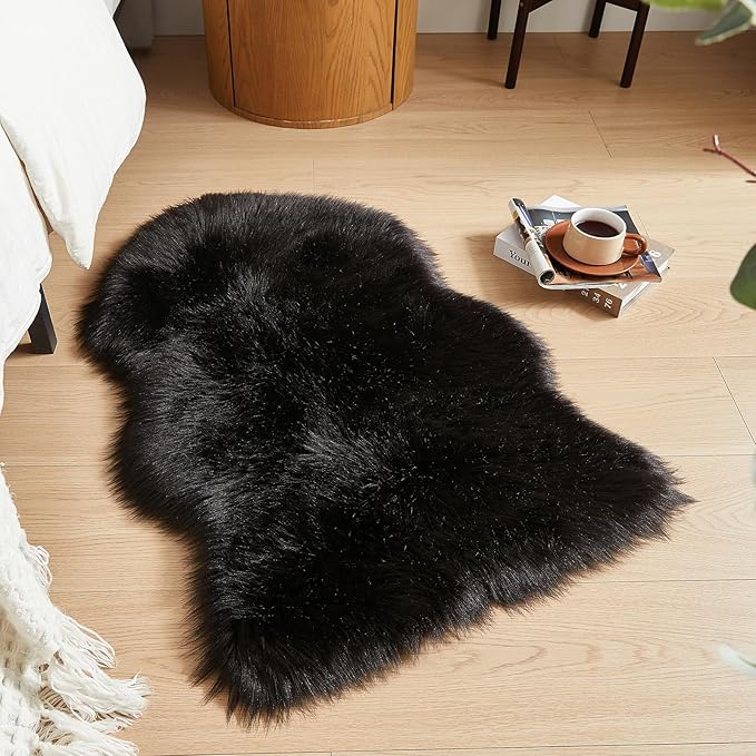 AMTOVO Faux Fur Rug, Black Small Area Rug, Fluffy Sheepskin Rug, Fuzzy Ultra Soft 2 x 3 ft Shag Rugs for Bedroom Sofa Throw Cushion Room Decor, Sheepskin-Ruum Studio Home