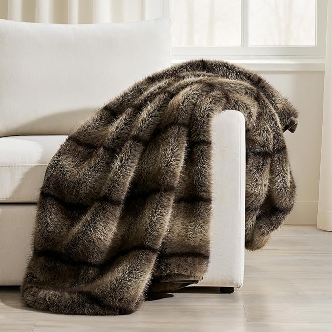 Luxury Faux Fur Throw Blanket, Soft Fluffy Faux Mink Blankets for Bed, Couch, Sofa, Thick Cozy Plush Warm Fur Throws with Reversible Velvet, Ombré Sable Brown, 50"x60"-Ruum Studio Home
