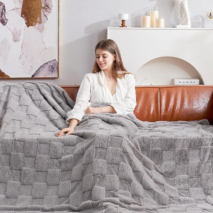 Cozy Bliss Checkered White Faux Rabbit Fur Throw Blanket, Soft Fuzzy Fluffy Minky Cream Furry Blankets for Couch, Bed (Grey, King(108" x 90"))-Ruum Studio Home