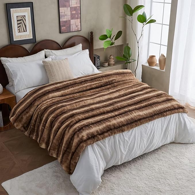 Luxury Faux Fur Blanket - Soft Warm Plush Blankets for Couch Sofa Bed, Fluffy Thick Throws for Bedroom, Office, Living Room, Decorative Reversible, Not Easy to shed - 60"x80", Brown-Ruum Studio Home