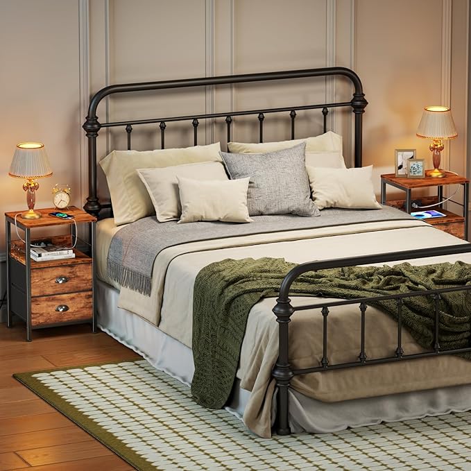 Furologee Nightstand Set of 2, Rustic Brown, with Charging Station and USB Ports, Side Tables with 2 Fabric Drawers, Bedside Tables with Storage Shelf & Hooks, for Living Room/Bedroom-Ruum Studio Home