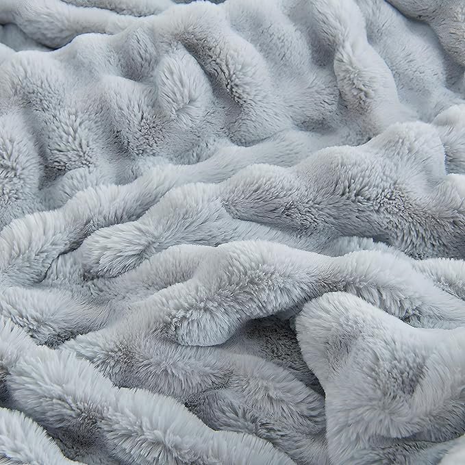 UKELER Ultra Soft Throw Blanket Grey Fluffy Blankets & Throws Faux Fur Blanket for Couch, Bed, Sofa Cozy Plush Warm Thick Velvet Blanket for Women, Men 50''x60''-Ruum Studio Home