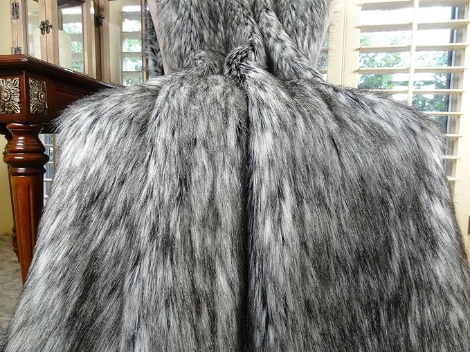 Exotic Siberian Husky Faux Faur Throw Blanket - Gray White Black Husky Fur - Gray Faux Fur Throw Blanket - Luxury Soft Faux Fur, Made in USA, 16411-Ruum Studio Home