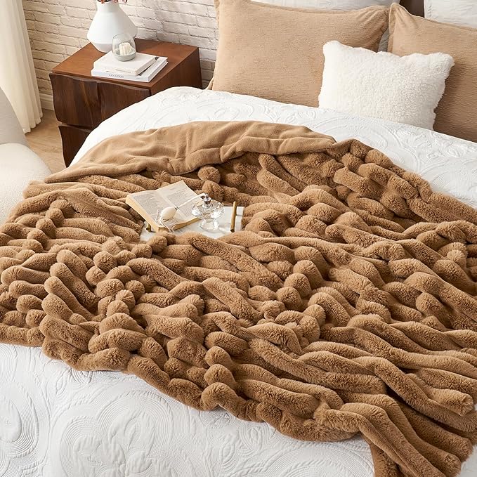 Cozy Bliss Faux Fur Throw Blanket for Couch, Cozy Warm Plush Striped Blanket for Sofa Bedroom Living Room, 60 * 80 Inches Toasty Brown-Ruum Studio Home