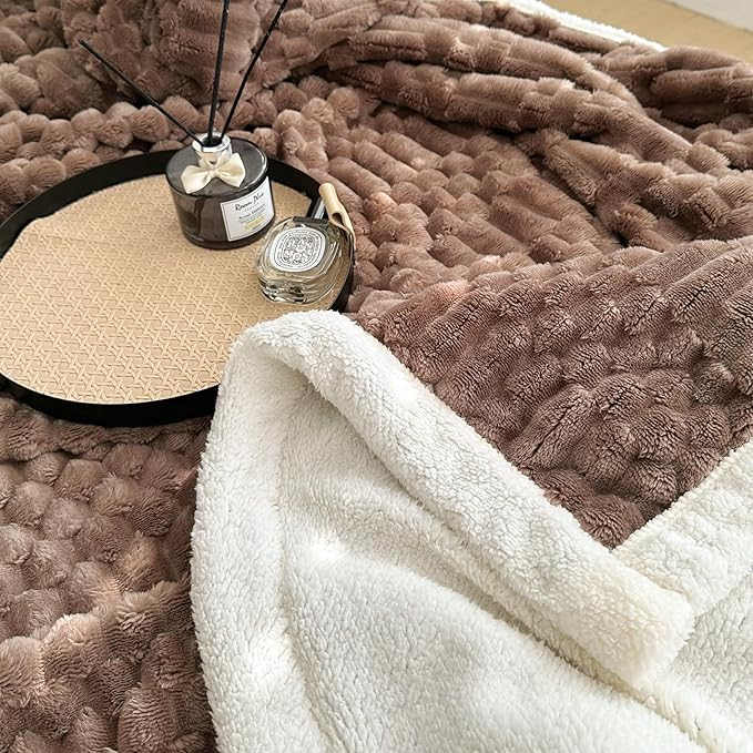 UKELER Pink Sherpa Throw Blanket 60 × 80 inch, 470 GSM Striped Sherpa Fleece Blankets for All Season, Warm and Cozy Blanket for Couch Sofa Bed Office Camping-Ruum Studio Home