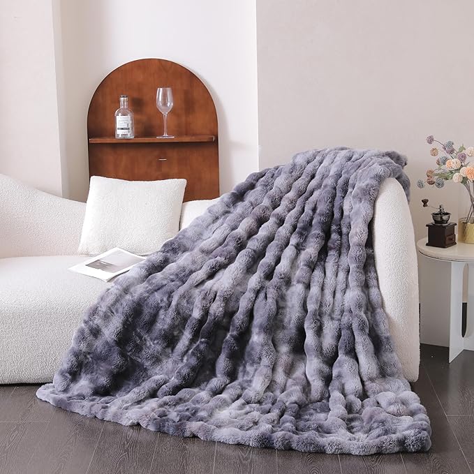 UKELER Soft Faux Fur Throw Blanket 50''x60'' Dark Grey Reversible Shaggy Blanket Plush Thick Fluffy Blankets Throws for Bed, Couch, Sofa, Office, Camping-Ruum Studio Home