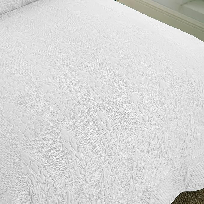 MarCielo 3-Piece Christmas Quilt 100% Cotton Oversized Bedspread Lightweight Coverlet Embroidery Christmas Tree Pattern Bedding Set (TC Bright White, Oversized Queen (100"x106"))-Ruum Studio Home