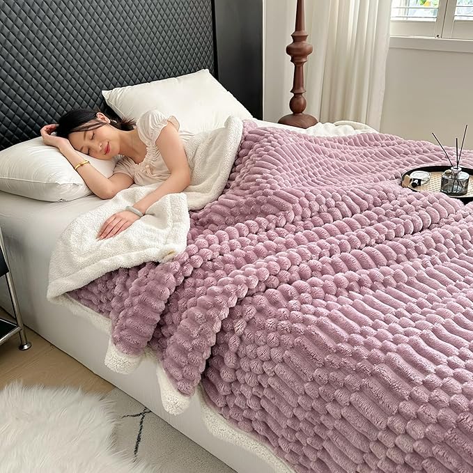 UKELER Sherpa Bed Blanket 80 × 90 inch, Ultra Soft Queen Size Throw Blankets for All Season, 470 GSM Cozy Plush Striped Fleece Blanket for Bedroom Living Room Dorm Hostel Sofa Camping, Purple-Ruum Studio Home