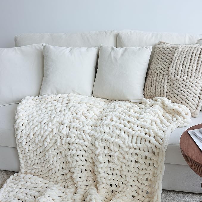 Maetoow Chenille Chunky Knit Blanket Throw （50×60 Inch）, Handmade Warm & Cozy Blanket Couch, Bed, Home Decor, Soft Breathable Fleece Banket, Christmas Thick and Giant Yarn Throws，Cream-Ruum Studio Home