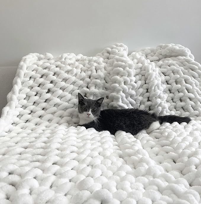 Maetoow Chenille Chunky Knit Blanket Throw （60×80 Inch）, Handmade Warm & Cozy Blanket Couch, Bed, Home Decor, Soft Breathable Fleece Banket, Christmas Thick and Giant Yarn Throws，White-Ruum Studio Home