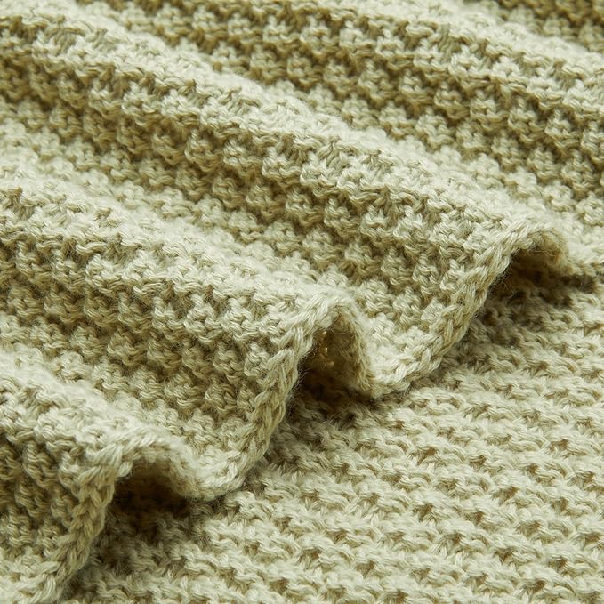 Amazon Basics Chunky Cable Knit Throw Blanket for Couch, Sofa, Bed, Lightweight Soft Cozy, Sage Green, 50"x 60"-Ruum Studio Home