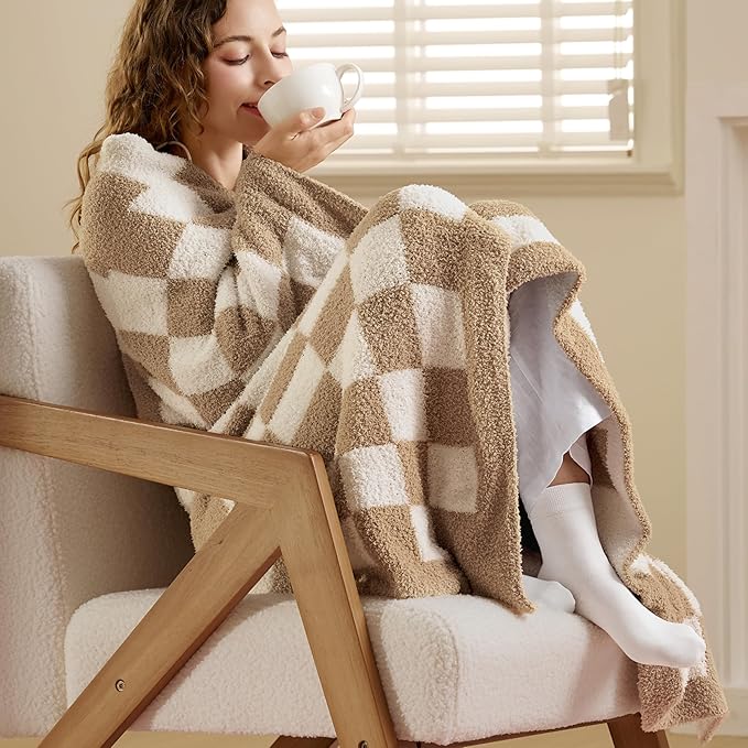 Joiedomi Throw Blanket for Couch Bed, Checkered Knitted Blankets Gifts for Women Mom Girls, Cozy Cute Soft Throw Home Room Decor Aesthetic for Women Mothers Birthday Gifts 50x60 Inches-Ruum Studio Home