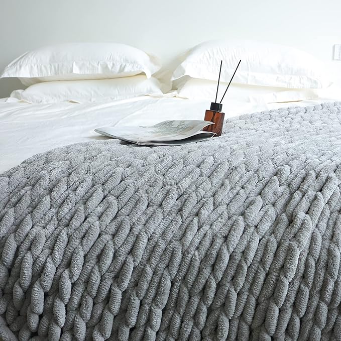 Maetoow Chenille Chunky Knit Blanket Throw （40×50 Inch）, Handmade Warm & Cozy Blanket Couch, Bed, Home Decor, Soft Breathable Fleece Banket, Christmas Thick and Giant Yarn Throws, Grey-Ruum Studio Home