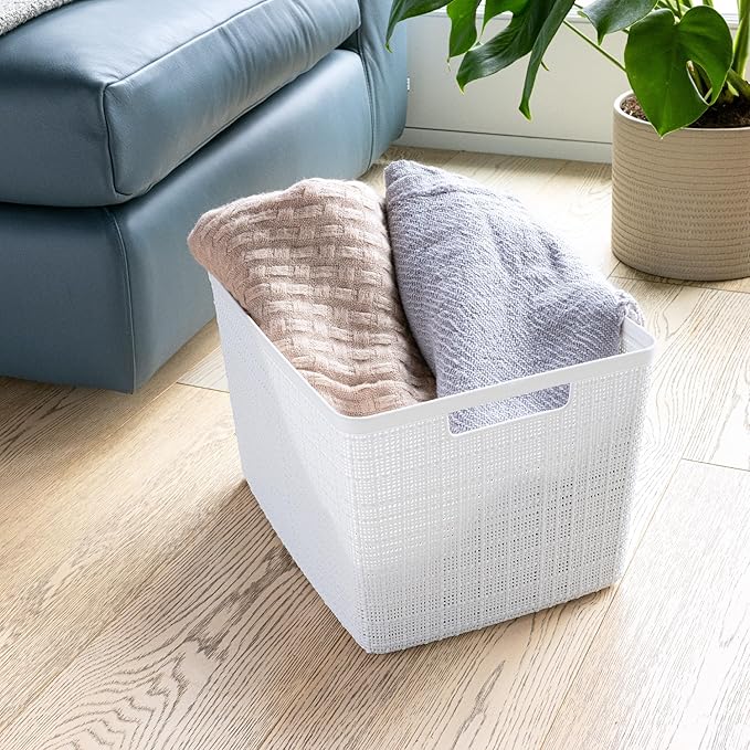 Curver Set of 4 Jute Large Decorative Plastic Organization and Storage Baskets, Perfect Bins for Home Office, Closet Shelves, Kitchen Pantry and All Bedroom Essentials, White-Ruum Studio Home