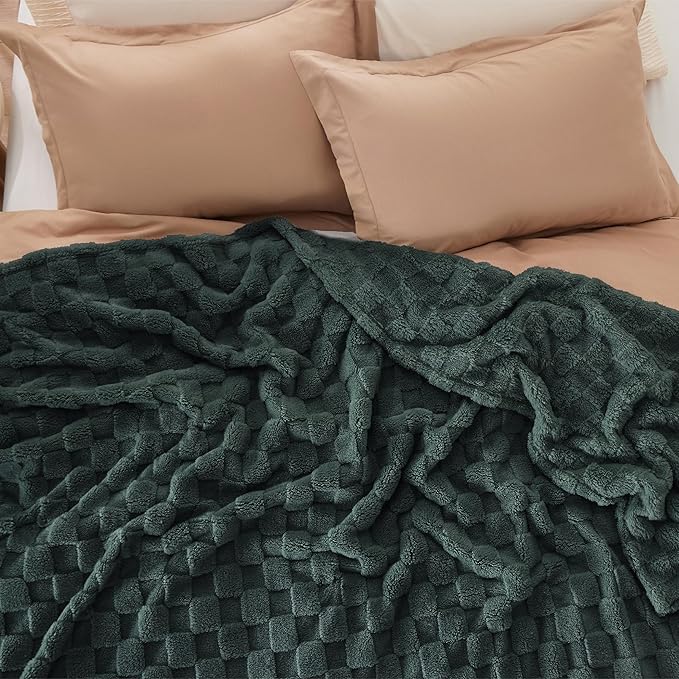 Bedsure GentleSoft Blankets Queen Size for Bed - Super Soft Cozy Blanket for Women Men Girls, Large Fuzzy Fleece Throw for Bedroom Decor, Dark Green, 90x90 Inches-Ruum Studio Home