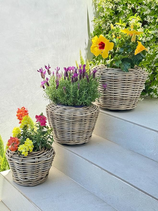 Rattan Kobo Indoor Outdoor Planter Basket with Plastic Pot Small 25-Gallon Soil Capacity-Ruum Studio Home