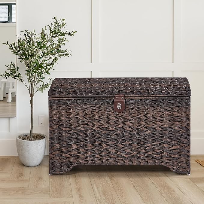 Handwoven Storage Basket with Lid, 178L Plastic Rattan Storage Bin, Leather Buckle & Metal Frame, Large Metal Ring Handles, Storage Trunk for Bedroom, Laundry Room-Ruum Studio Home