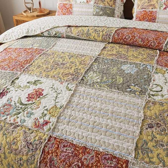 NEWLAKE Cotton Patchwork Bedspread, 3-Piece Bedding Quilt Set with Real Stitched Embroidery, Reversible Matelasse Bed Coverlet Set,Floral Paisley Grid with Lace,King Size-Ruum Studio Home