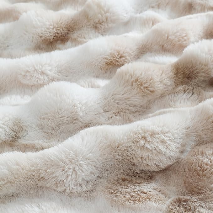 UKELER Camel Faux Fur Throw Blanket 50''x60'' Decorative Shaggy Velvet Blanket Fluffy Cozy Plush Warm Bed Throws for Couch, Sofa, Office, Camping-Ruum Studio Home