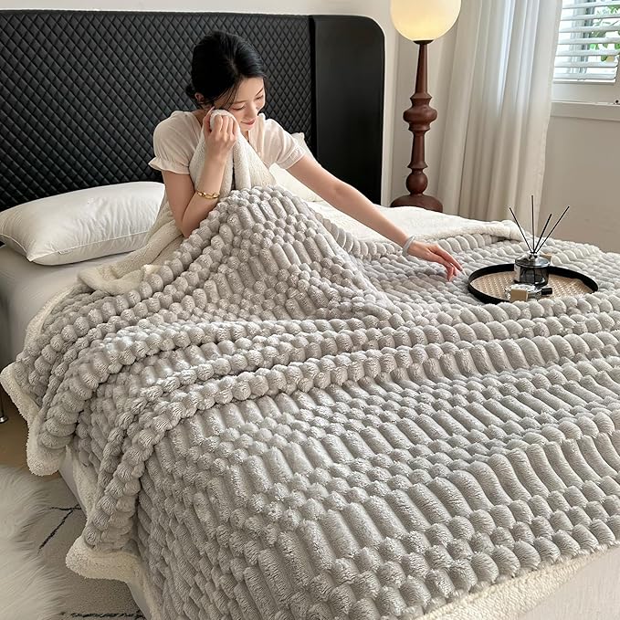 UKELER Sherpa Bed Blanket 80 × 90 inch, Ultra Soft Queen Size Throw Blanket for All Season, 470 GSM Cozy Plush Striped Fleece Blankets for Bedroom Living Room Dorm Hostel Sofa Camping, Silver Gray-Ruum Studio Home