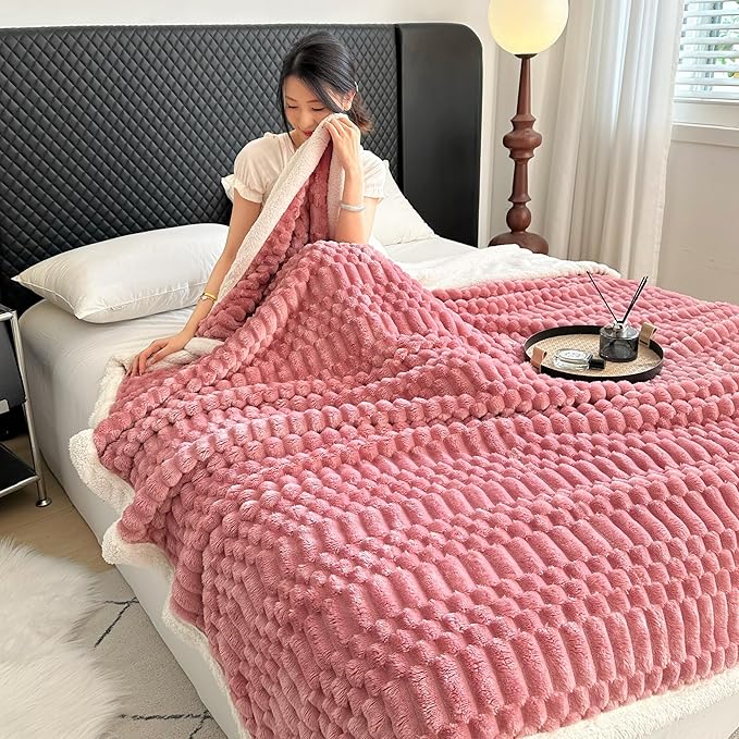 UKELER Pink Sherpa Throw Blanket 60 × 80 inch, 470 GSM Striped Sherpa Fleece Blankets for All Season, Warm and Cozy Blanket for Couch Sofa Bed Office Camping-Ruum Studio Home