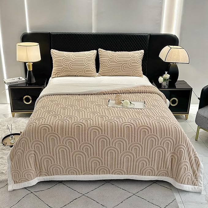 UKELER Sherpa Bed Blanket 80 × 90 inch, Ultra Soft Queen Size Throw Blanket for All Season, Cozy Plush Arch Fleece Blankets for Bedroom Living Room Dorm Hostel Sofa Camping, Camel-Ruum Studio Home