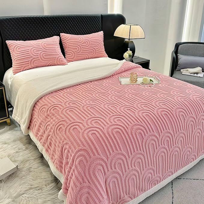 UKELER Sherpa Throw Blanket 60 × 80 inch, Ultra Soft Twin Size Fleece Blanket for All Season, Cozy Plush Arch Blankets for Bed Couch Sofa Office Camping, Pink-Ruum Studio Home