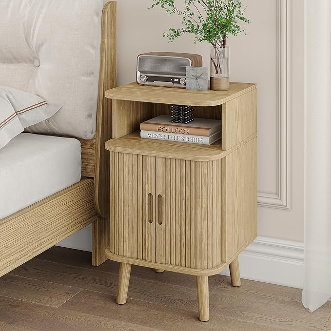Alohappy Mid Century Modern End Table, Fluted Wood Nightstand with Sliding Tambour Door, Curved Round Edge Side Table with Storage Cabinet for Bedroom, Living Room, Natural Oak-Ruum Studio Home