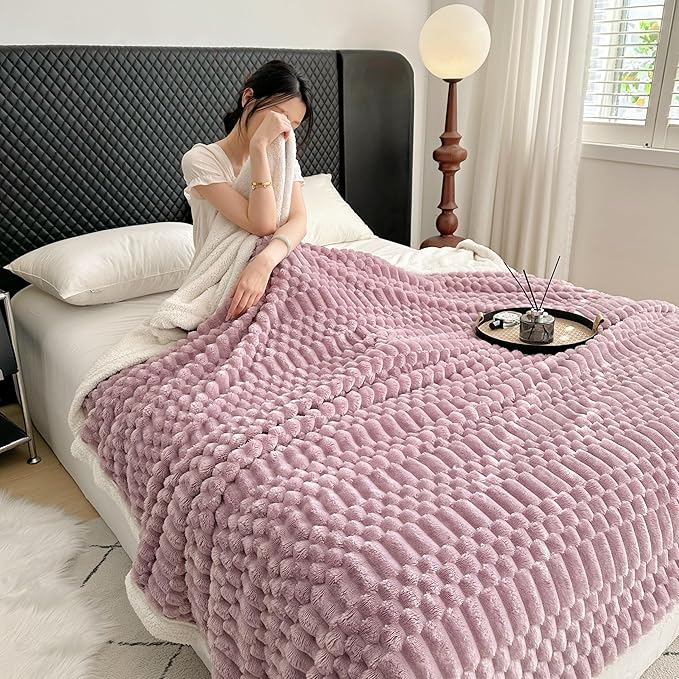 UKELER Sherpa Bed Blanket 80 × 90 inch, Ultra Soft Queen Size Throw Blankets for All Season, 470 GSM Cozy Plush Striped Fleece Blanket for Bedroom Living Room Dorm Hostel Sofa Camping, Purple-Ruum Studio Home