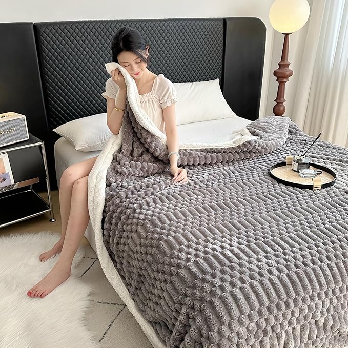 UKELER Sherpa Bed Blanket 80 × 90 inch, Ultra Soft Queen Size Throw Blanket for All Season, 470 GSM Cozy Plush Striped Fleece Blankets for Bedroom Living Room Dorm Hostel Sofa Camping, Dark Grey-Ruum Studio Home