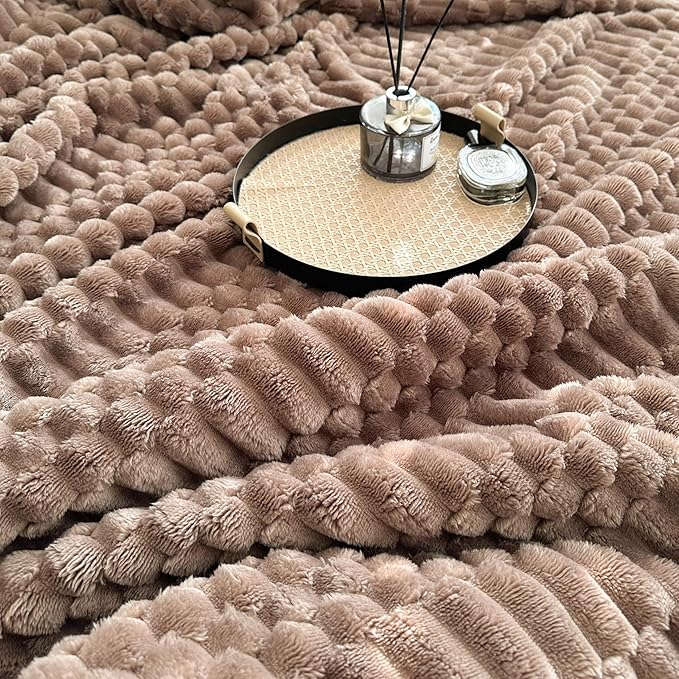UKELER Pink Sherpa Throw Blanket 60 × 80 inch, 470 GSM Striped Sherpa Fleece Blankets for All Season, Warm and Cozy Blanket for Couch Sofa Bed Office Camping-Ruum Studio Home