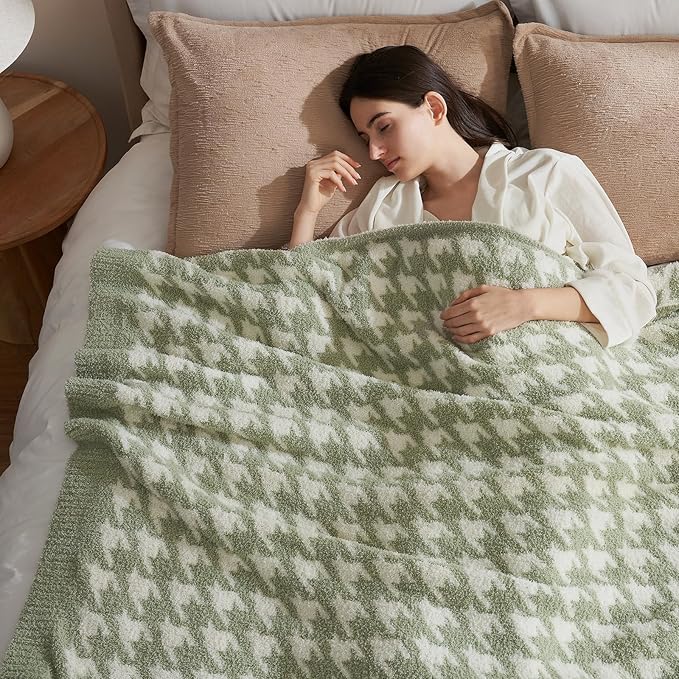 Snuggle Sac Houndstooth Throw Blanket for Couch, Reversible Super Soft Warm Blankets Cozy Knit Fuzzy Plush Lightweight Throws for Sofa, Bed, Camping, Green,50x60 inches-Ruum Studio Home