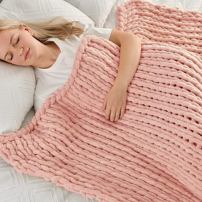 Maetoow Tighter Version Chenille Chunky Knit Blanket Throw 40×50 Inch, Handmade Warm & Cozy Blanket Couch, Bed, Home Decor, Soft Fleece Banket, Boho Thick Blankets and Giant Yarn Throws，Rose Pink-Ruum Studio Home