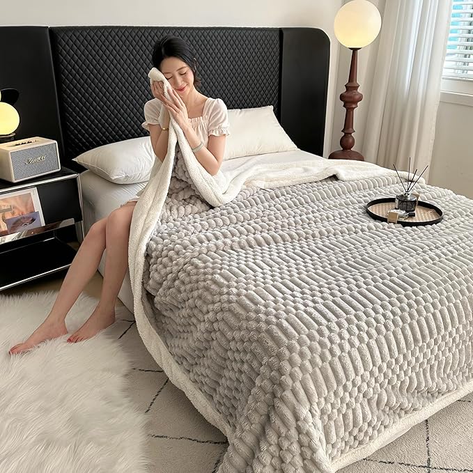 UKELER Sherpa Bed Blanket 80 × 90 inch, Ultra Soft Queen Size Throw Blanket for All Season, 470 GSM Cozy Plush Striped Fleece Blankets for Bedroom Living Room Dorm Hostel Sofa Camping, Silver Gray-Ruum Studio Home