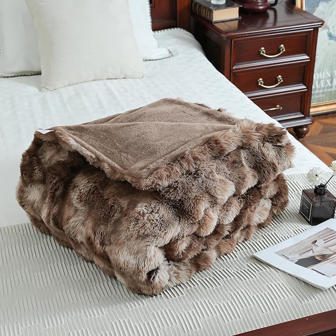 UKELER Ultra Soft Throw Blanket 50''x60'', Brown Fluffy Blankets & Throws Faux Fur Blanket for Couch, Bed, Sofa Cozy Plush Warm Thick Velvet Blanket for Women, Men-Ruum Studio Home