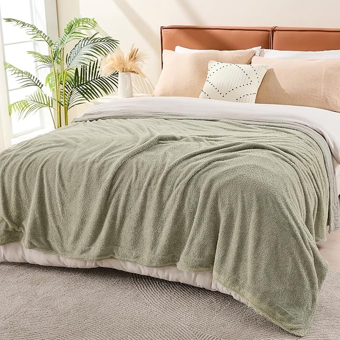 EMME Muslin and Fleece Queen Blanket Reversible - 80"*90" Sage Green Soft Warm Throw Blankets for Couch Bed Picnic Travel Bed-Ruum Studio Home
